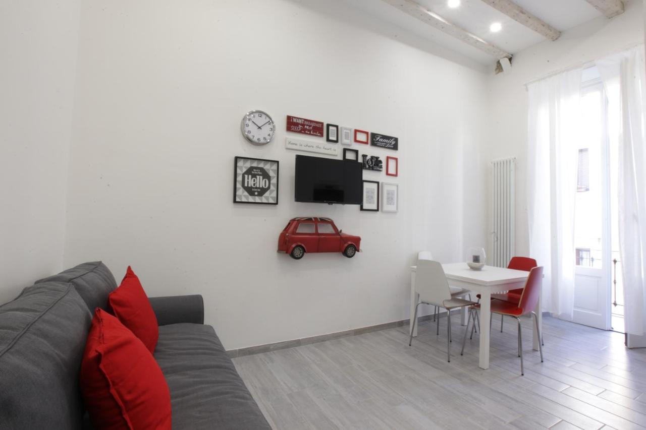 Amazing Apartment In City Center With Balcony Milano Eksteriør billede