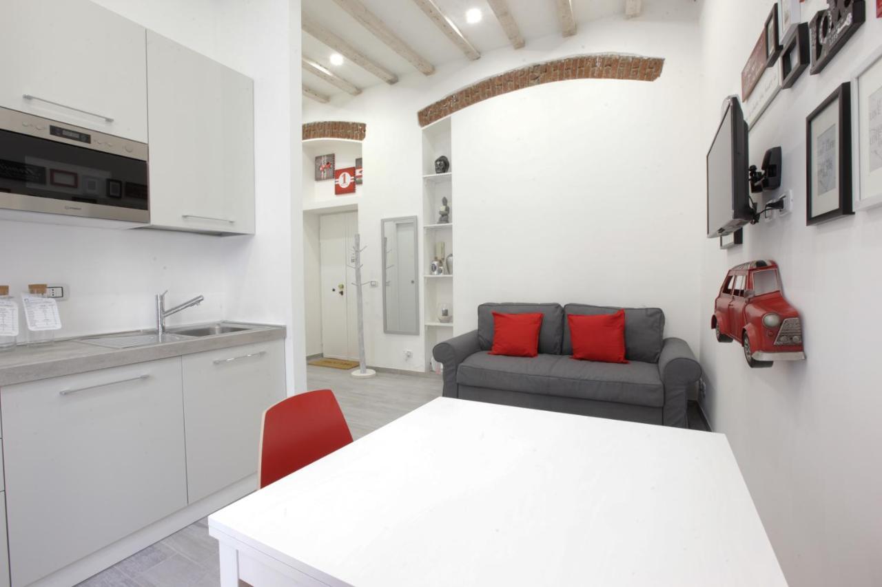 Amazing Apartment In City Center With Balcony Milano Eksteriør billede