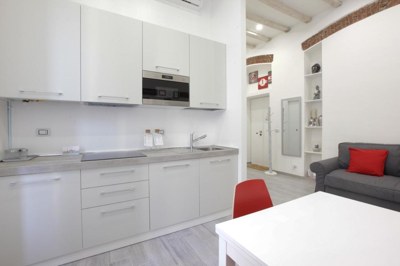 Amazing Apartment In City Center With Balcony Milano Eksteriør billede