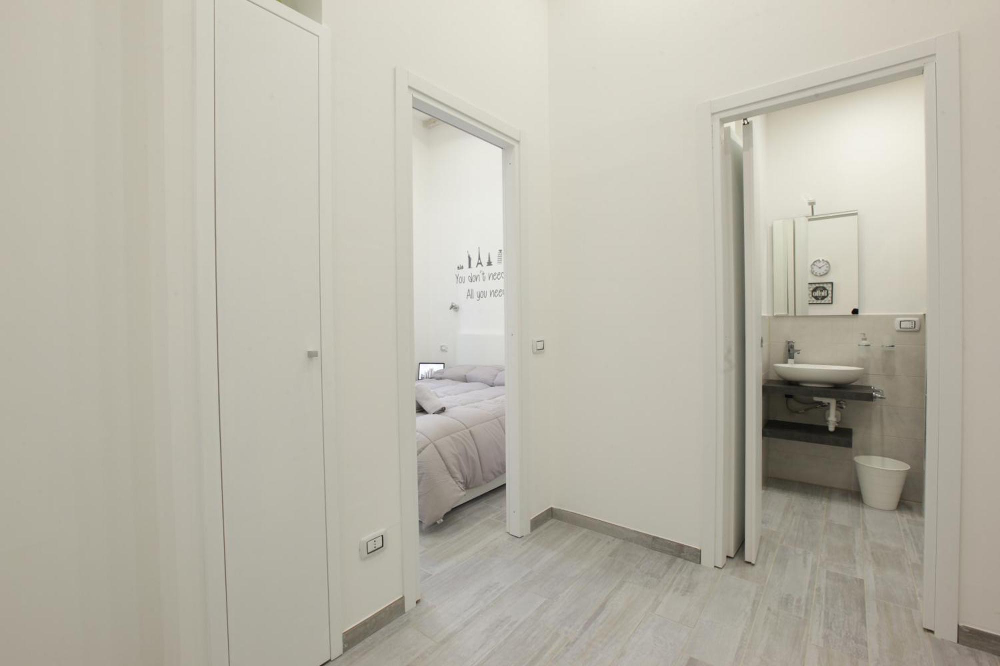Amazing Apartment In City Center With Balcony Milano Eksteriør billede