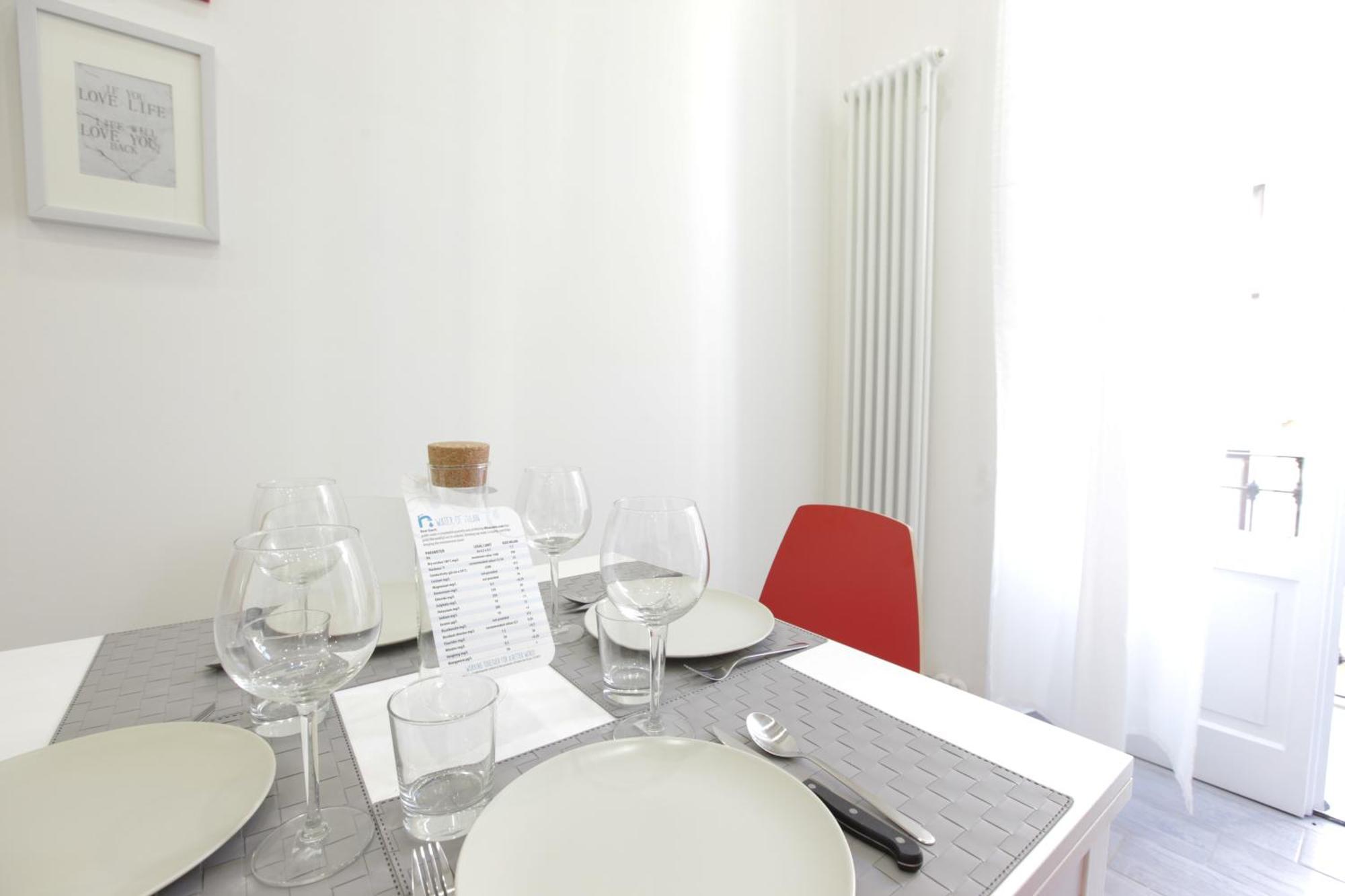 Amazing Apartment In City Center With Balcony Milano Eksteriør billede